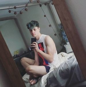 Meet your Posher, Simon